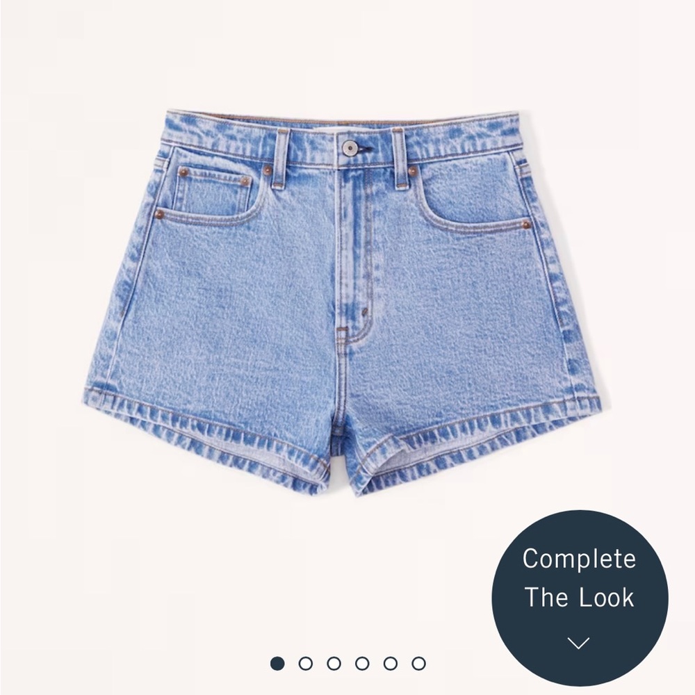 Abercrombie & Fitch High Rise Mom Short - Medium Wash